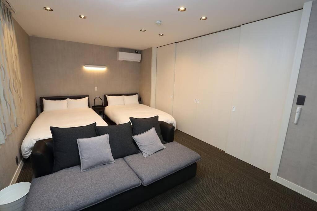 White Crystal Roomb Fukuoka  Ngoại thất bức ảnh