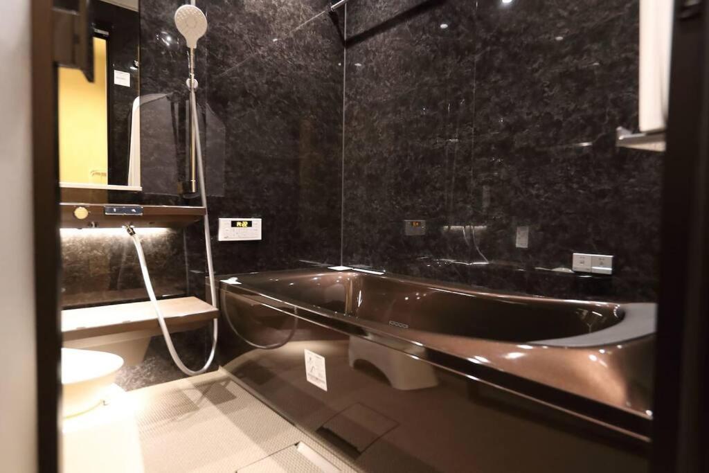 White Crystal Roomb Fukuoka  Ngoại thất bức ảnh